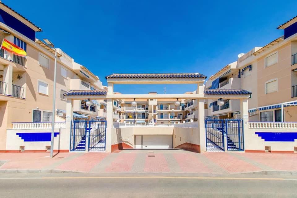 Raxi Appartement Torrevieja Buitenkant foto
